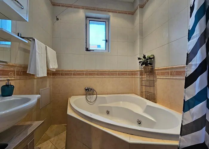 Stone Square Apartman